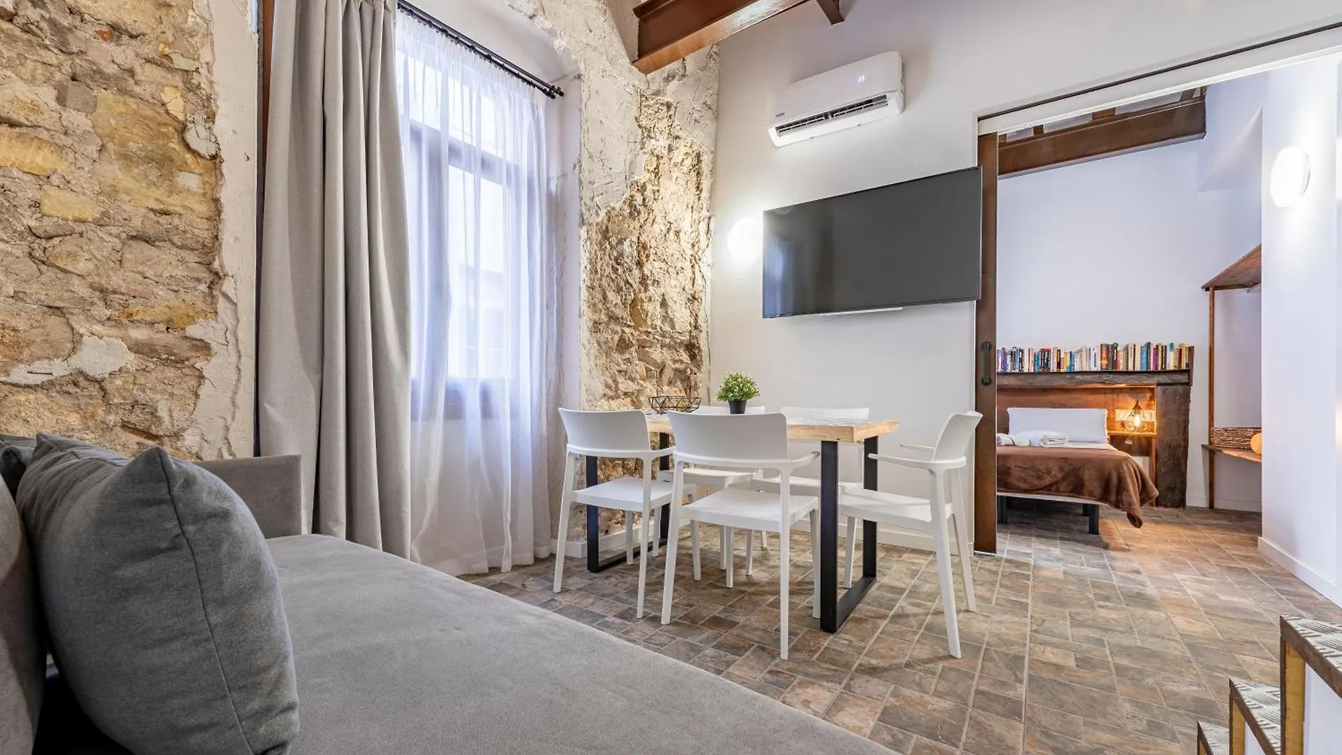 Old Town Experience Central Apartment Tarragona 0*,  Španělsko